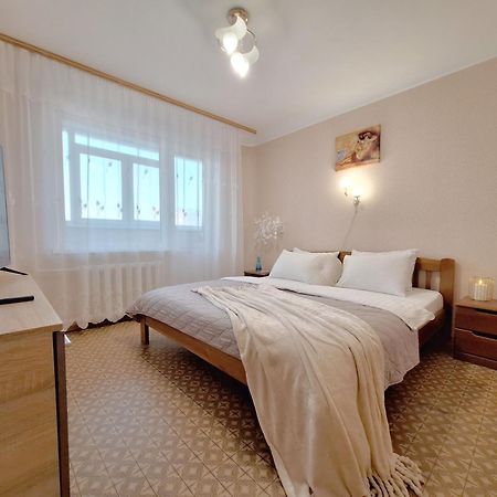 4 Ліжка З Балконом Документи Для Відряджень Мережа Alex Apartments Безконтатне Заселення 24-7 Poltava Exterior foto