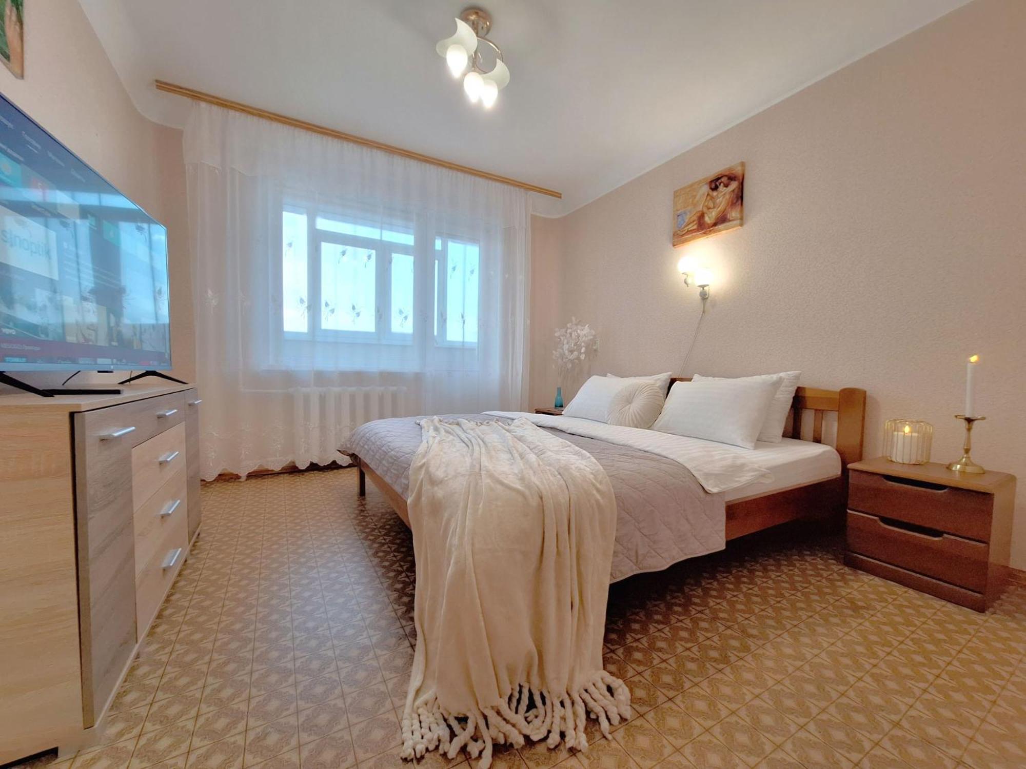 4 Ліжка З Балконом Документи Для Відряджень Мережа Alex Apartments Безконтатне Заселення 24-7 Poltava Exterior foto