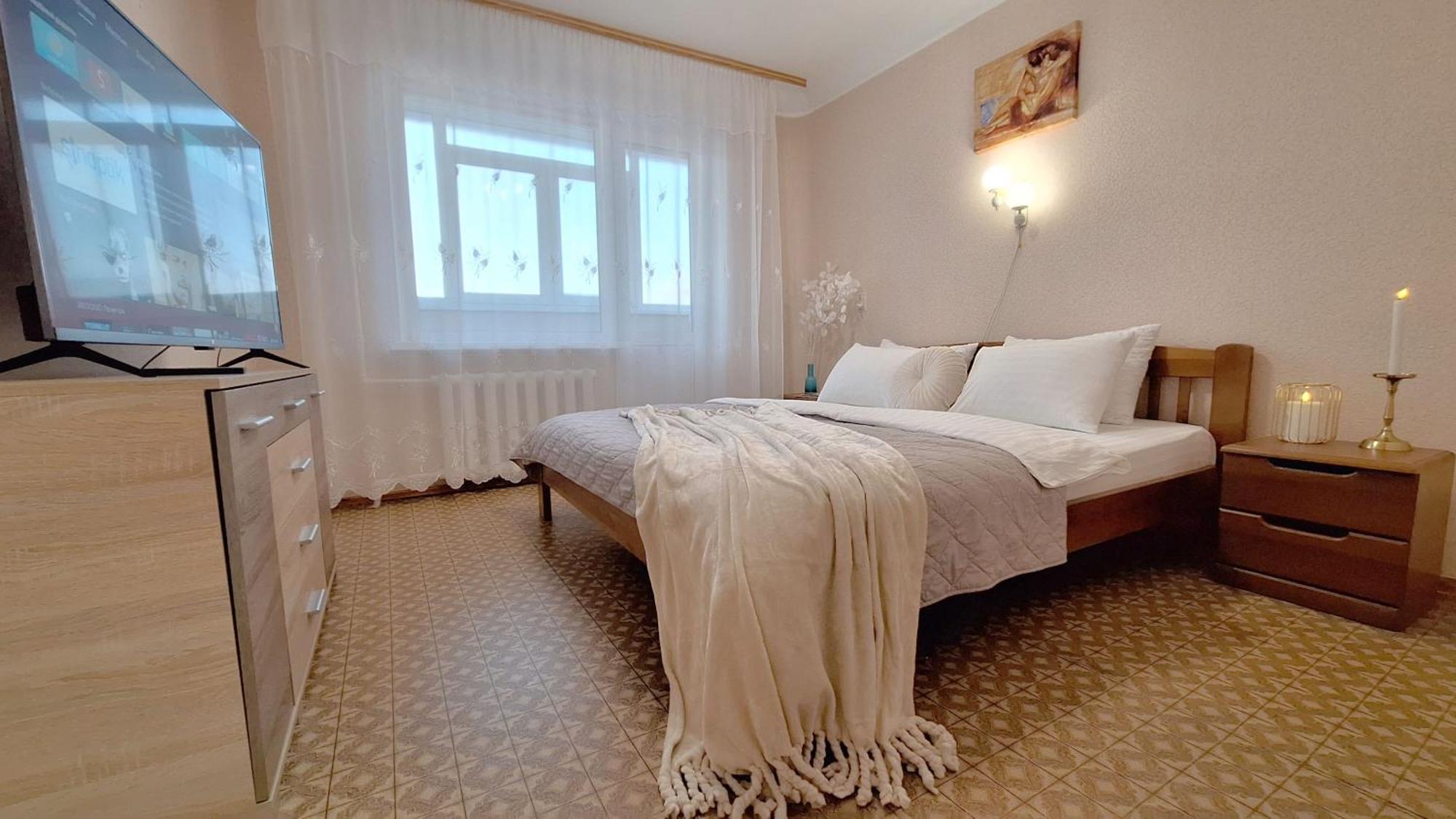 4 Ліжка З Балконом Документи Для Відряджень Мережа Alex Apartments Безконтатне Заселення 24-7 Poltava Exterior foto